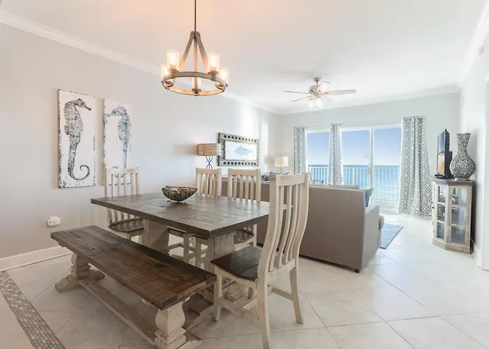 Crystal Shores West 204 *