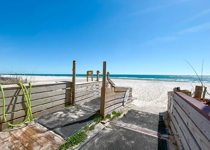 Holiday home Crystal Shores West 204
