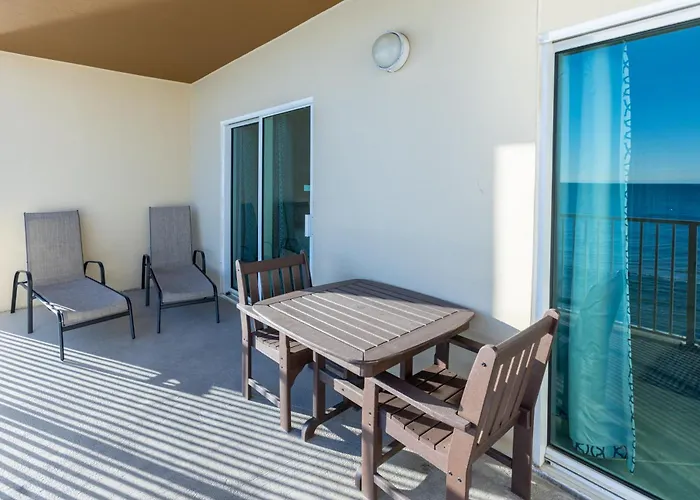 Crystal Shores West 204 *