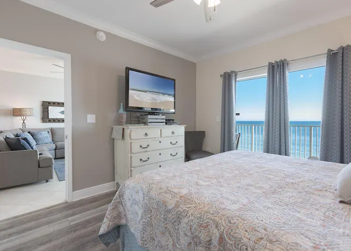 Holiday home Crystal Shores West 204